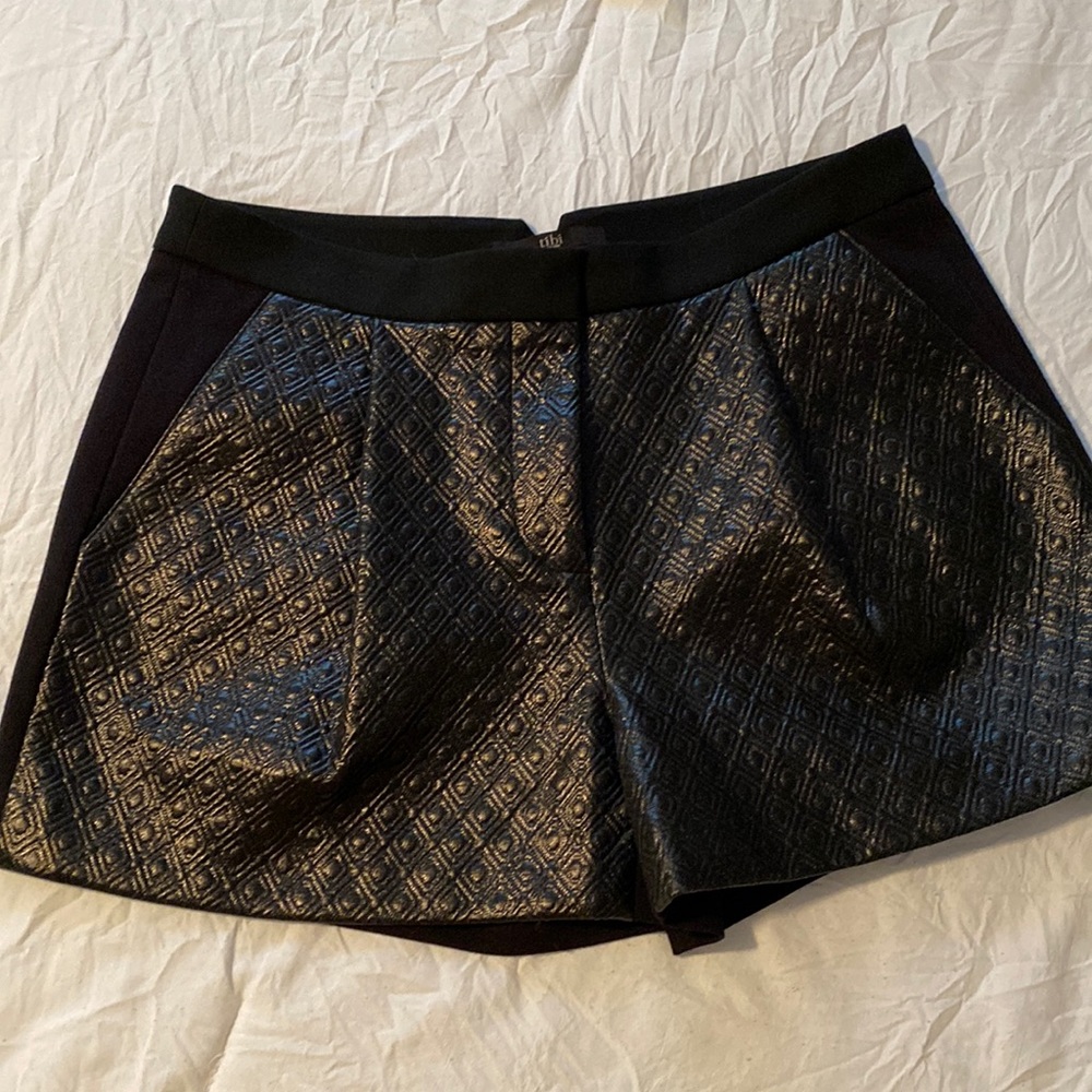 EUC Ladies Tibi NY faux leather front shorts size 4